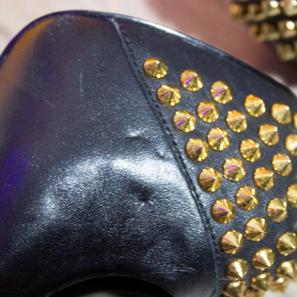 Spiked Platform Heels Steve Madden Black Leather with gold spike toes 6.5 - Picture 7 of 9